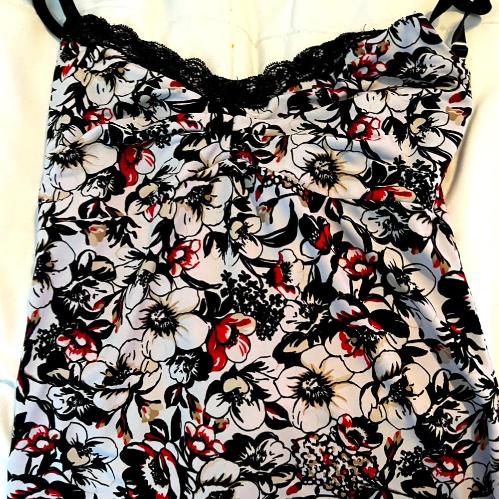 White House black market tank.Xxs like new